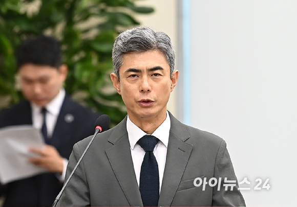 강신철 국방부 장관 후보자가 16일 서울 여의도 국회 국방위원회에서 열린 인사청문회에서 모두발언을 하고 있다. [사진=곽영래 기자]