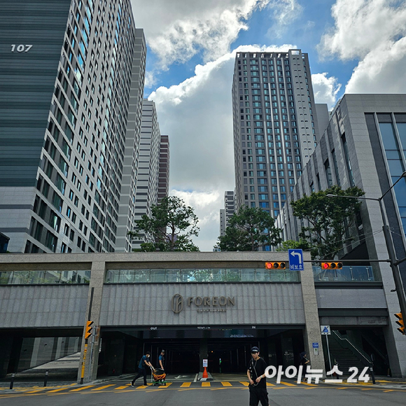 둔촌주공아파트를 재건축 한 올림픽파크포레온 아파트 전경. 2025.08.04 [사진=이효정 기자 ]