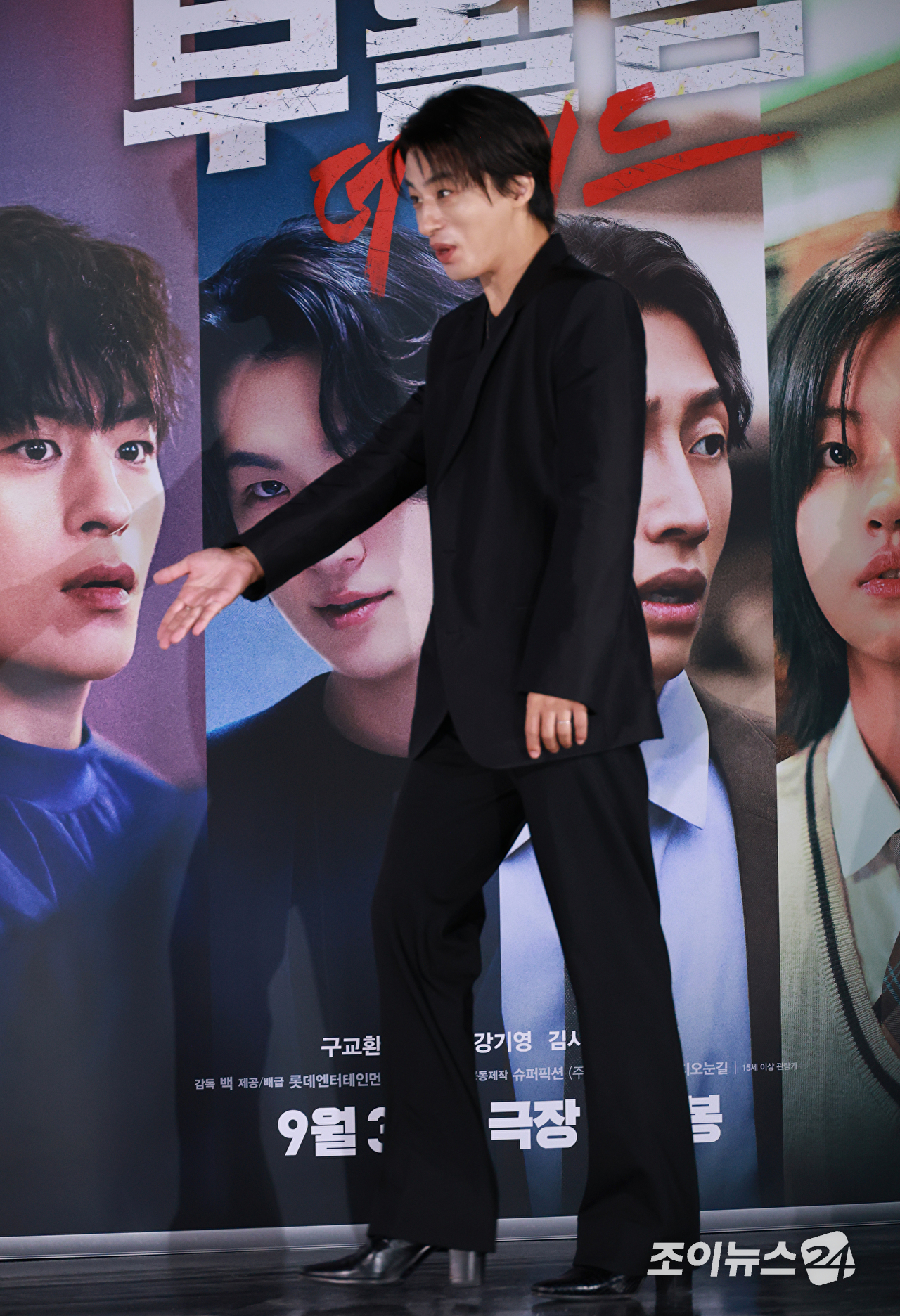 배우 구교환이 26일 오전 서울 광진구 롯데시네마 건대입구점에서 진행된 영화 '부활남: 더 레드'(감독 백종열) 제작보고회에 참석해 포즈를 취하고 있다. [사진=문수지 기자]