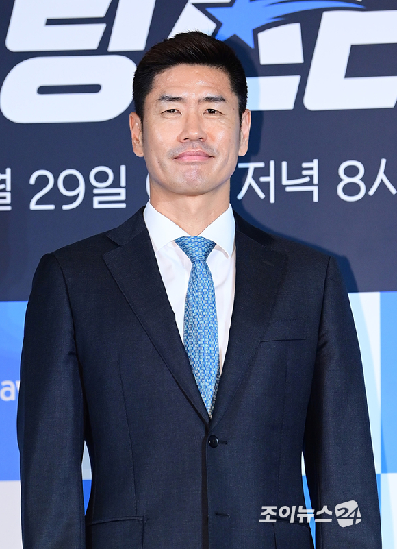 설기현 코치가 28일 오전 서울 구로구 더 링크 서울 트리뷰트 포트폴리오 호텔에서 열린 쿠팡플레이 예능 '슈팅스타' 시즌 2 제작발표회에 참석하고 있다. [사진=정소희 기자]