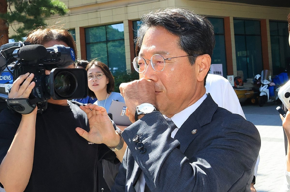 김승원 법무부 장관 후보자가 자진사퇴 기자회견을 한 19일 무소속 한동훈 의원이 국회 소통관에서 기자회견을 하고 있다. 2026.9.19 [사진=연합뉴스]