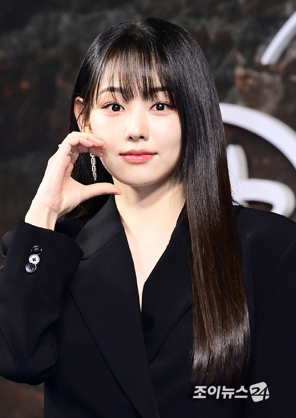 배우 강미나가 20일 오전 서울 중구 앰버서더 서울 풀만 호텔에서 열린 STUDIO X+U 드라마 '트웰브' 제작발표회에 참석하고 있다. [사진=정소희 기자]