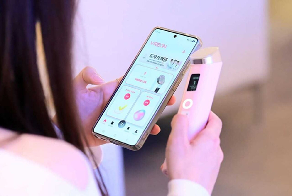 뷰티 테크 전문 브랜드 비레온(VIREON)이 지능형 뷰티 디바이스 '프라임온(PRIME:ON)'과 전용 바이오 세럼 2종의 프리미엄 론칭 쇼케이스를 성황리에 개최했다고 22일 밝혔다. [사진=비레온]