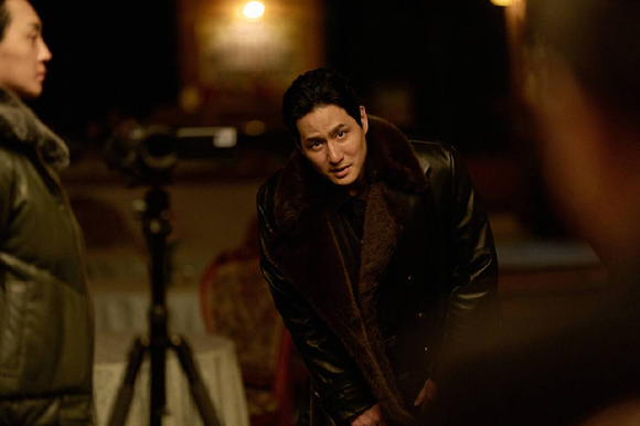 배우 박정민과 신세경이 영화 '휴민트'에서 열연하고 있다. [사진=NEW]