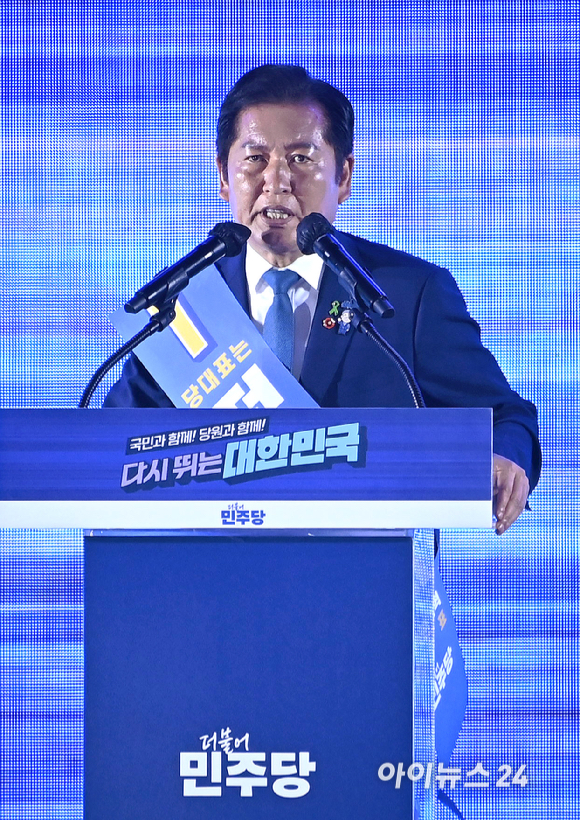 정청래 더불어민주당 당대표 후보가 2일 오후 경기 고양시 일산서구 킨텍스에서 열린 제2차 임시전국당원대회에서 정견발표를 하고 있다. [사진=곽영래 기자]