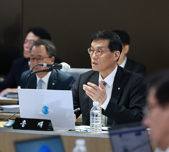 이창용 한국은행 총재가 20일 서울 중구 한국은행에서 열린 국회 기획재정위원회의 한국은행에 대한 국정감사에서 의원질의에 답하고 있다. [사진=한국은행]