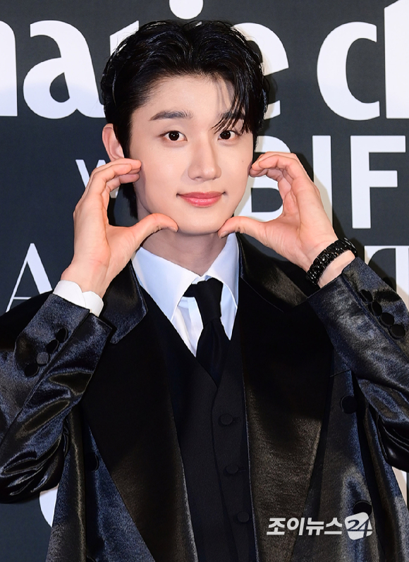 배우 김재원이 7일 부산 파라다이스 호텔에서 열린 마리끌레르 WITH BIFF 아시아스타어워즈 2026 포토월 행사에 참석하고 있다. [사진=정소희 기자]