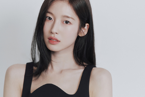 아린이 인터뷰에 앞서 사진촬영을 하고 있다. [사진=ATRP]