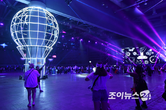 방탄소년단(BTS)과 아미(ARMY, 팬덤명)의 특별한 축제 'BTS FESTA'가 13일 경기도 고양시 킨텍스에서 진행되고 있다. [사진=문수지 기자]