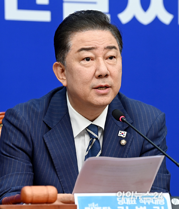 김병기 당대표 직무대행 겸 원내대표가 18일 오전 서울 여의도 국회에서 열린 최고위원회의에서 발언하고 있다. [사진=곽영래 기자]
