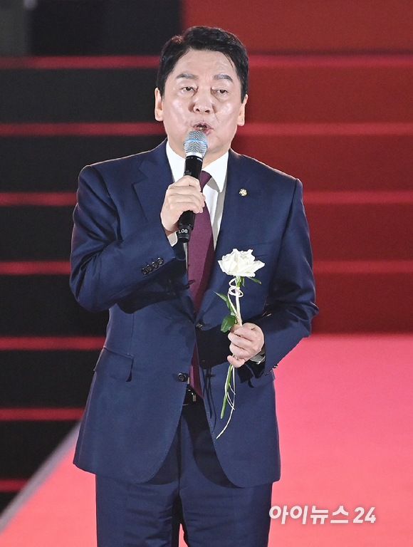 안철수 국민의힘 당 대표 후보가 22일 오후 청주 오스코에서 열린 제6차 전당대회에서 비전 발표를 하고 있다. [사진=곽영래 기자]