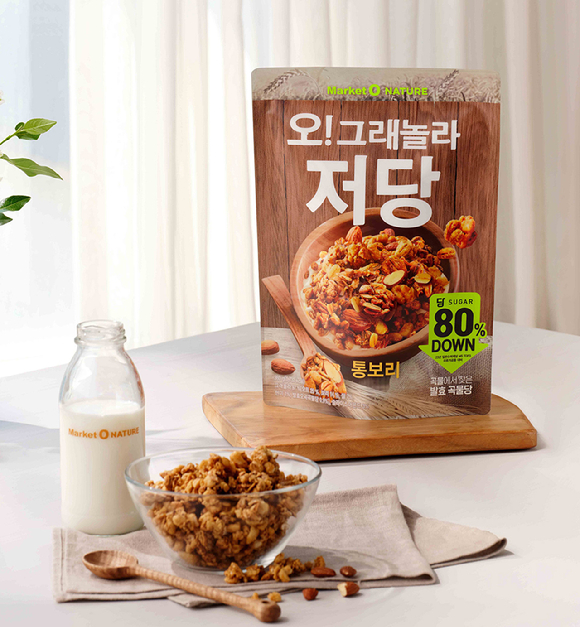 마켓오네이처 오!그래놀라 저당 통보리 제품. [사진=오리온 제공]
