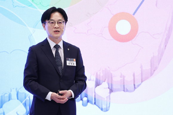 김정관 산업통상부 장관이 29일 청와대에서 이재명 대통령 주재로 열린 3대 메가프로젝트 국민보고회에서 정책을 발표하고 있다. 2026.6.29 [사진=청와대통신사진기자단]