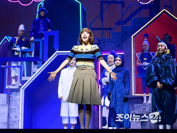 소녀시대 티파니영이 9일 오후 서울 서초구 예술의전당 CJ토월극장에서 열린 뮤지컬 '유미의 세포들' 프레스콜에서 열연하고 있다. [사진=정소희 기자]