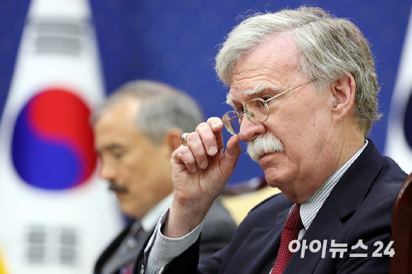 존 볼턴 당시 미국 백악관 국가안보보좌관이 지난 2019년 방한해 강경화 당시 외교부 장관을 접견하고 있다. [사진=조성우 기자]