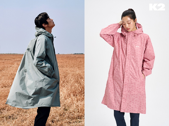 K2가 출시한 장마철 도심&middot;아웃도어 겸용 레인코트 2종. [사진=K2]
