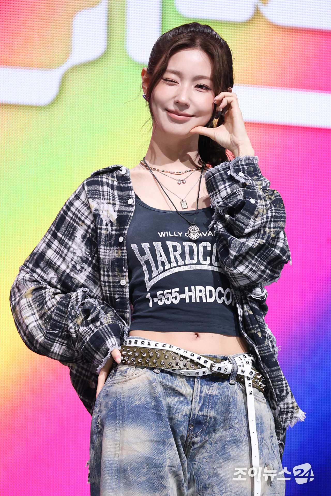 그룹 아이들 미연이 6일 오후 서울 광진구 광장동 예스24라이브홀에서 진행된 아이들(i-dle) 아홉 번째 미니 앨범 '위 메이드'(We made) 발매 기념 쇼케이스에 참석해 포즈를 취하고 있다. [사진=문수지 기자]
