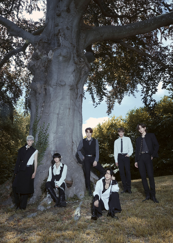 라이즈 단체 콘셉트 포토 [사진=SM엔터테인먼트]