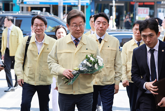 이재명 대통령이 12일 서울 서초구 한강홍수통제소에서 수해(장마) 대비 현장 점검 회의를 주재하고 있다. 2025.6.12 [사진=연합뉴스]