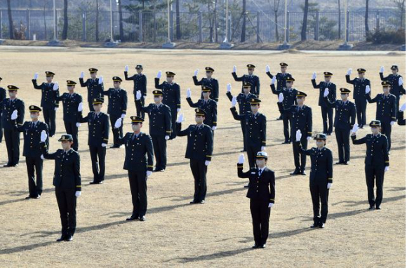 초급장교 구인난 심화에…육군, 사상 첫 ROTC 추가 모집