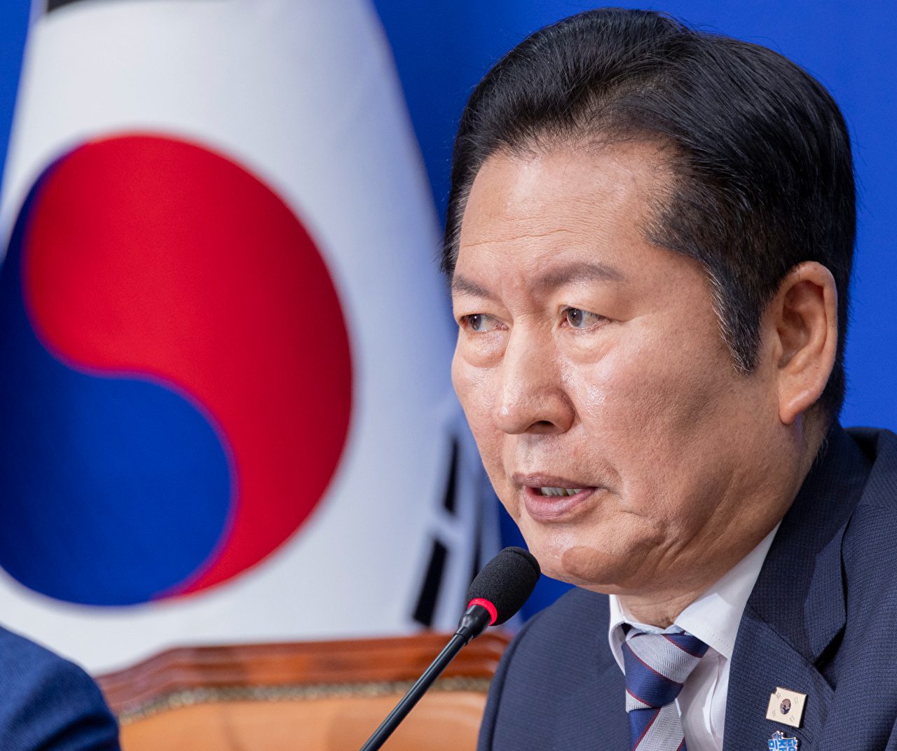 지난달 27일 국회에서 열린 2월 임시국회 8차 본회의에서 전날 상정된 헌법재판소법 일부개정법률안(재판소원제)이 여당 주도로 통과되고 있다. 2026.2.27 [사진=연합뉴스]