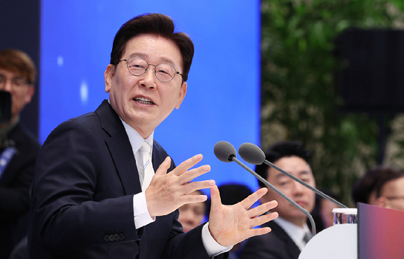 이재명 대통령이 8일 청와대 영빈관에서 열린 취임 1주년 기자회견에서 발언하고 있다. 2026.6.8 [사진=연합뉴스]