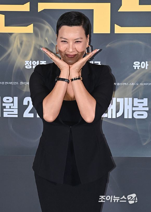 배우 정영주가 8일 오후 서울 송파구 신천동&nbsp;롯데시네마 월드타워점에서 열린 영화 '프로젝트 Y' 언론시사회에서 포토타임을 갖고 있다. [사진=곽영래 기자]