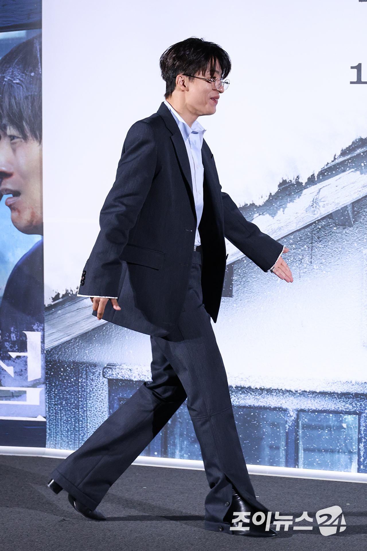 배우 구교환이 30일 오전 서울 용산구 CGV 용산아이파크몰점에서 진행된 영화 '폭설'(감독 홍의정, 박선우) 제작보고회에 참석해 포즈를 취하고 있다. [사진=문수지 기자]