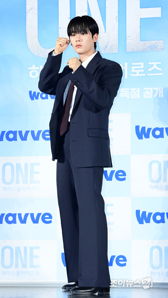 배우 이정하가 28일 서울 자양동 건대입구 롯데시네마에서 진행된 새 드라마 'ONE : 하이스쿨 히어로즈' 제작발표회에 참석하고 있다. [사진=정소희 기자]