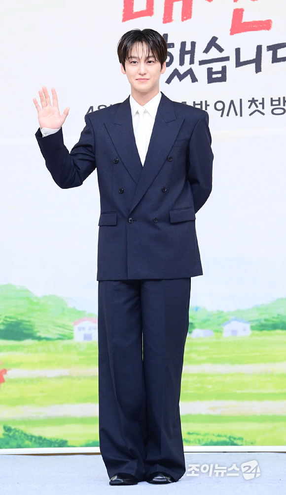 배우 김범이 15일 오후 서울 목동 SBS에서 열린 SBS 새 수목드라마 '오늘도 매진했습니다' 제작발표회에 참석하고 있다. [사진=정소희 기자]