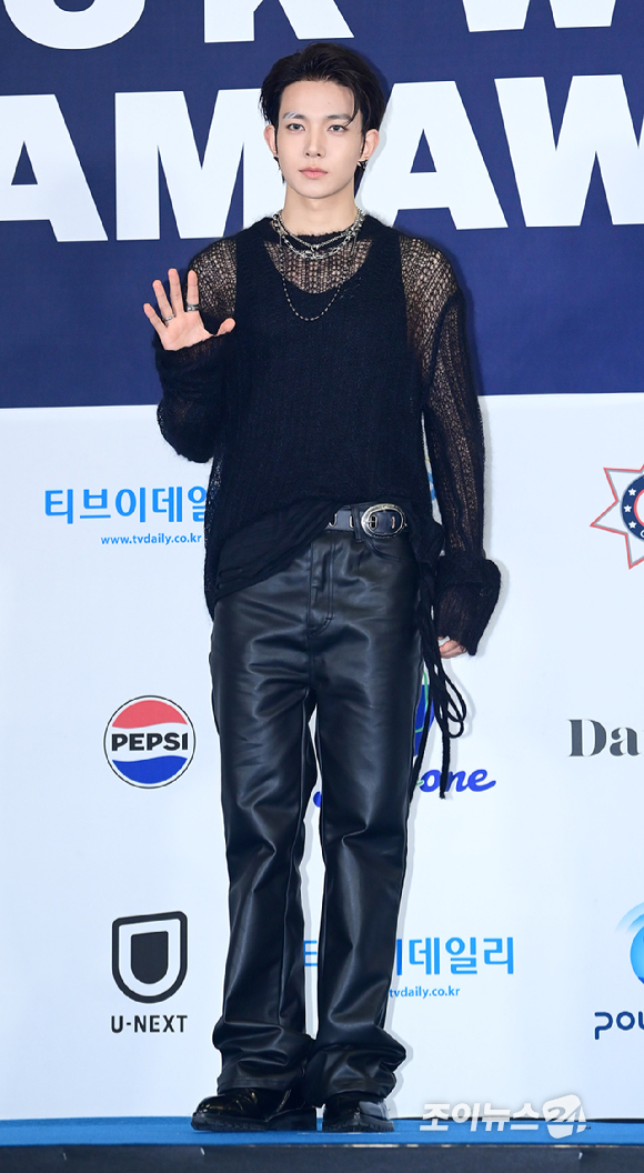 가수 에반이 27일 경기 고양시 킨텍스에서 열린 2026 케이 월드 드림 어워즈(K WORLD DREAM AWARDS)' 블루카펫에 참석하고 있다. [사진=정소희 기자]