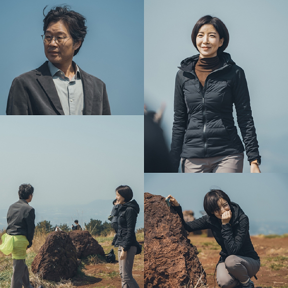 '러브 미' 유재명과 윤세아가 연기 호흡을 맞추고 있다. [사진=JTBC&middot;SLL&middot;하우픽쳐스]