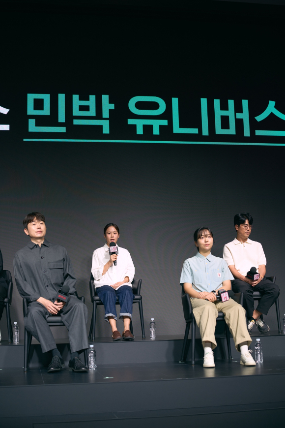 이소민 PD가 2일 열린 '넷플릭스 예능 페스티벌'에서 포즈를 취하고 있다. [사진=넷플릭스 코리아]