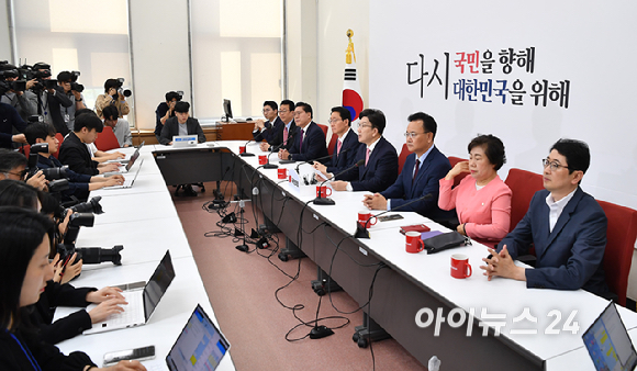 권성동 국민의힘 원내대표가 14일 오전 서울 여의도 국회에서 열린 원내대표 주재 법제사법위원회 긴급회의에서 발언하고 있다. [사진=곽영래 기자]