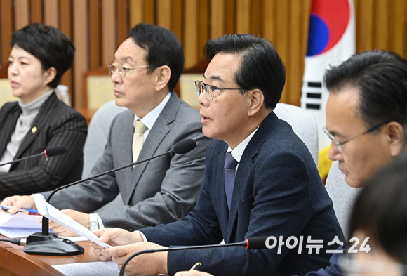 송언석 원내다표가 25일 서울 여의도 국회에서 열린 원내대책회의에서 발언하고 있다. [사진=곽영래 기자]