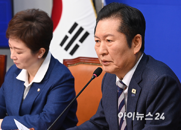 정청래 더불어민주당 대표가 2일 서울 여의도 국회에서 열린 최고위원회의에서 발언하고 있다. [사진=곽영래 기자]