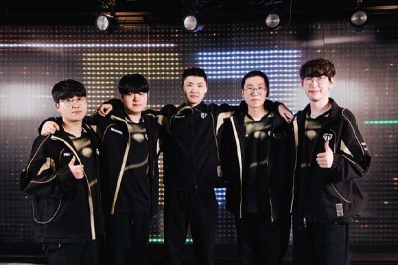 젠지-BNK 피어엑스 '홍콩행' 확정, 남은 한 자리는?