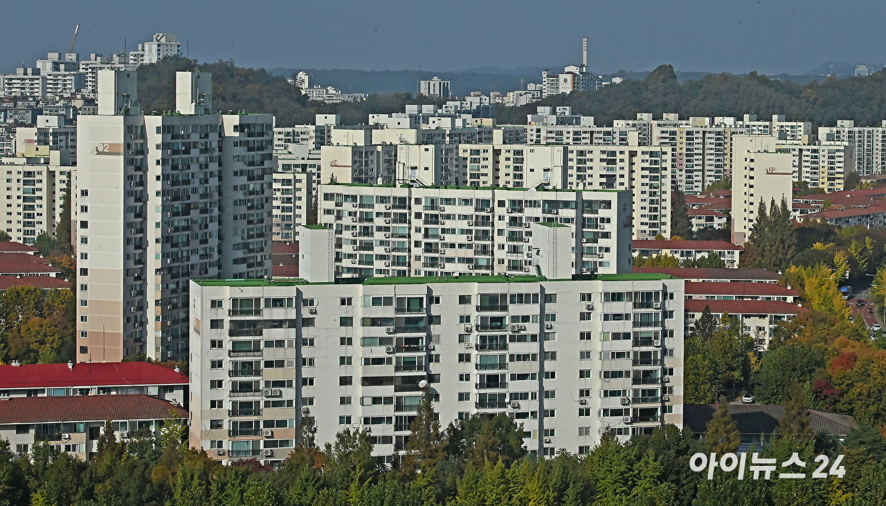 서울 양천구 목동 아파트 전경. 목동 14개 단지에서 재건축 사업이 동시다발적으로 추진되면서 대형 건설사들의 수주 경쟁도 본격화하고 있다. [사진=아이뉴스24 DB]