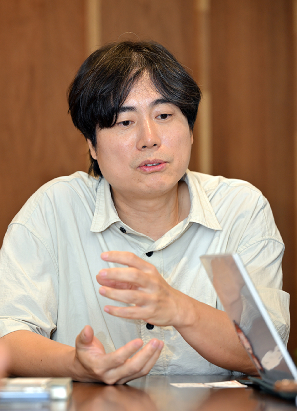 KBS '월드 1945' 1부를 연출한 박남용 PD [사진=KBS ]