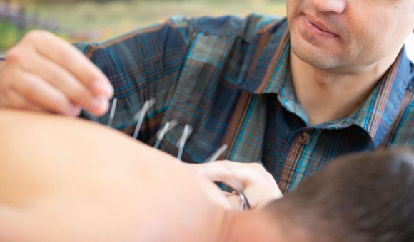 면허도 없이 한의사 행세를 하며 수백만원을 벌어들인 60대 중국인이 징역형을 선고받았다. 본 기사와 무관한 이미지. [사진=픽사베이@Erik_Johnson]