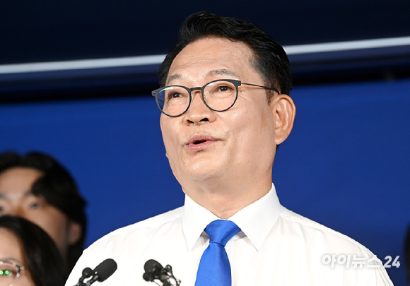송영길 더불어민주당 의원이 8일 서울 여의도 민주당 중앙당사에서 당 대표 선거 출마를 선언하고 있다. [사진=곽영래 기자]