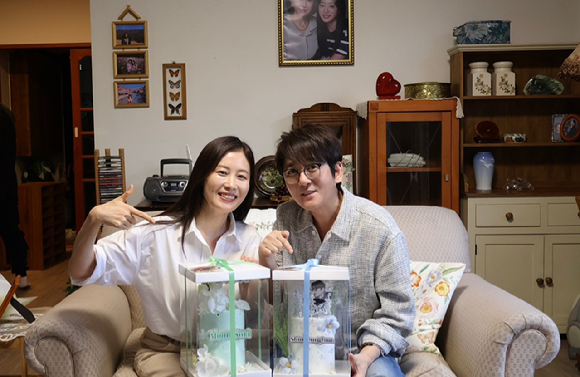 신승훈 문소리 뮤직비디오 관련 이미지 [사진=도로시컴퍼니]