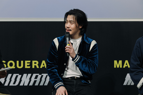 가수 미드낫이 15일 서울 용산구 CGV 용산에서 가수 미드낫(MIDNATT) 디지털 싱글 'MASQUERADE' 발매 기념 기자간담회에서 포즈를 취하고 있다. [사진=하이브]