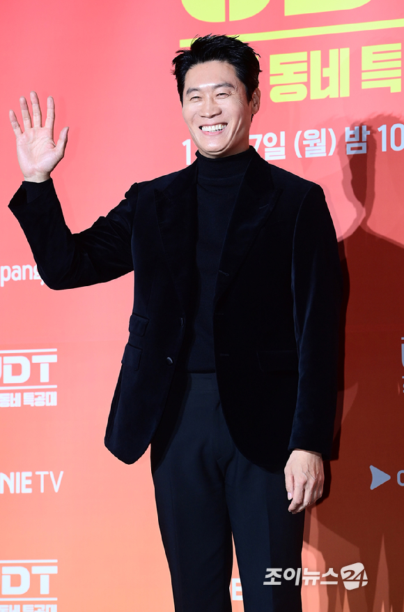 배우 진선규가 17일 오후 서울 광진구 풀만 앰버서더 서울 이스트폴에서 열린 쿠팡플레이 X 지니 TV 오리지널 시리즈 'UDT: 우리 동네 특공대' 제작발표회에 참석하고 있다. [사진=정소희 기자]