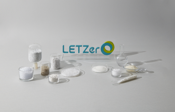 LG화학의 친환경 브랜드 'LETZero'가 적용된 친환경 소재 제품 [사진=LG화학]