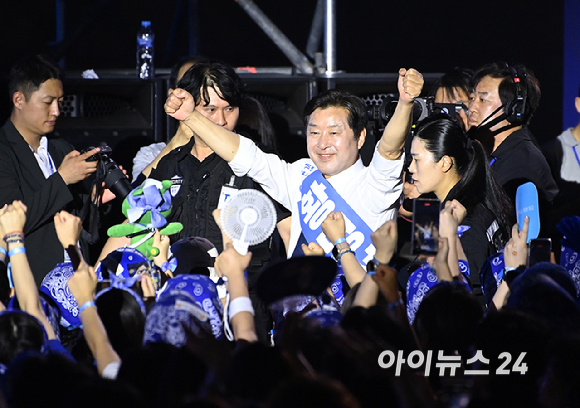 황명선 더불어민주당 최고위원 후보가 2일 오후 경기 고양시 일산서구 킨텍스에서 열린 제2차 임시전국당원대회에 참석하고 있다. [사진=곽영래 기자]