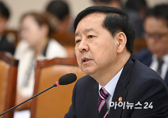 구윤철 부총리 겸 기획재정부 장관이 14일 서울 여의도 국회에서 열린 기획재정위원회의 기획재정부(조세정책)에 대한 국정감사에서 질의에 답변하고 있다. [사진=곽영래 기자]