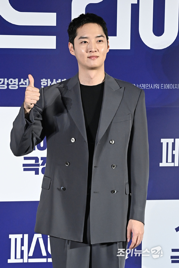배우 강영석이 25일 서울 용산구 CGV 용산아이파크몰점에서 열린 영화 '퍼스트 라이드'(감독 남대중) 제작보고회에 참석해 포즈를 취하고 있다. [사진=문수지 기자]