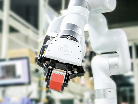 유팩토리가 제작한 중소기업용 협동 로봇팔이 높은 가격 경쟁력으로 시장에서 주목을 받고 있다 [사진=유팩토리]