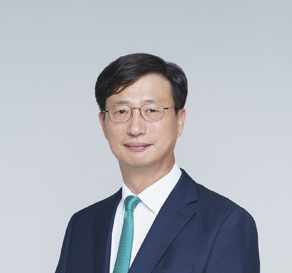 한국건설기계산업협회 제16대 회장으로 취임한 HD건설기계 문재영 사장. [사진=HD현대사이트솔루션]